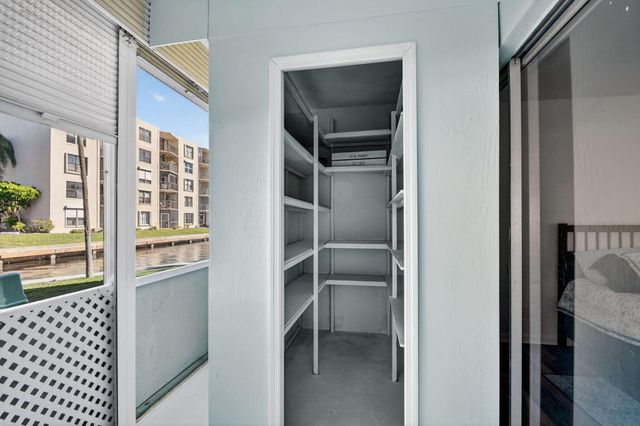 200 Waterway Drive S 104, Lantana, FL 33462