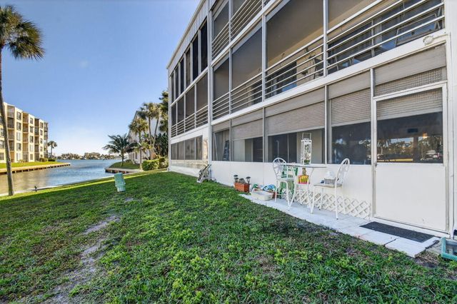 200 Waterway Drive S 104, Lantana, FL 33462