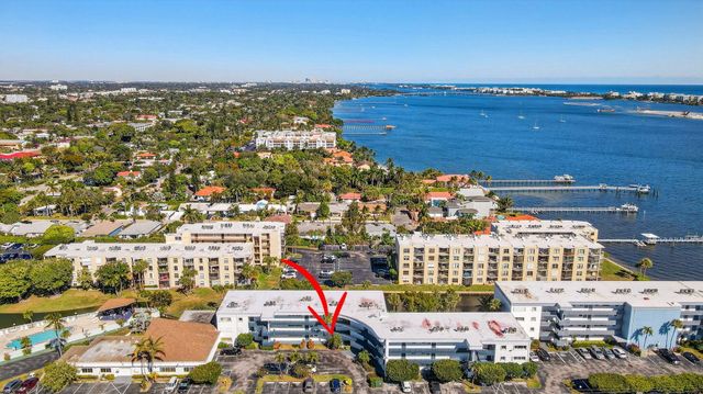 200 Waterway Drive S 104, Lantana, FL 33462