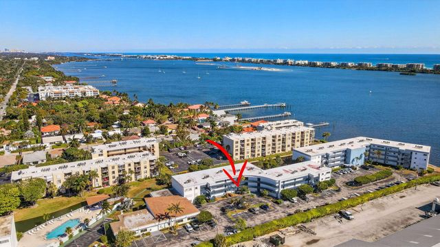 200 Waterway Drive S 104, Lantana, FL 33462