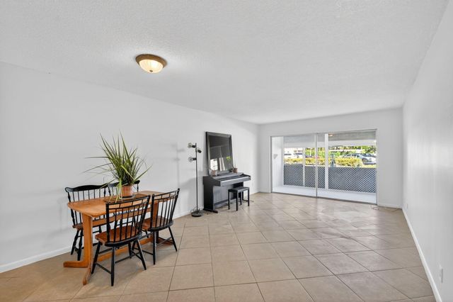 200 Waterway Drive S 104, Lantana, FL 33462