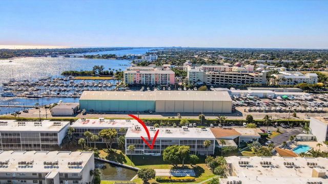 200 Waterway Drive S 104, Lantana, FL 33462