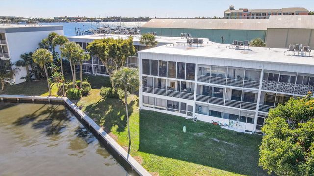 200 Waterway Drive S 104, Lantana, FL 33462