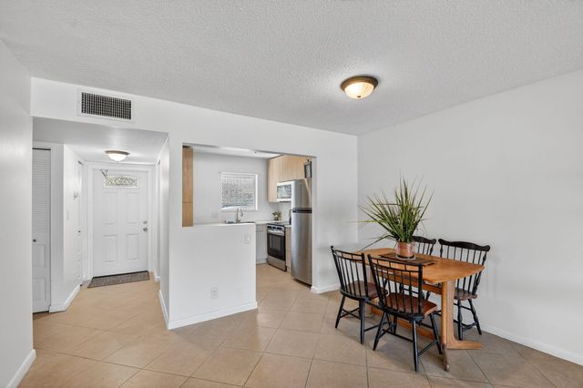 200 Waterway Drive S 104, Lantana, FL 33462