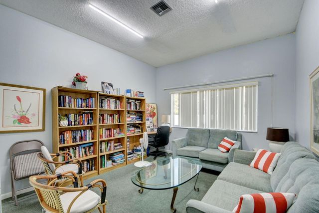 200 Waterway Drive S 104, Lantana, FL 33462