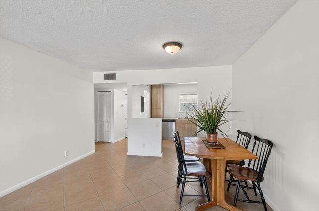 200 Waterway Drive S 104, Lantana, FL 33462