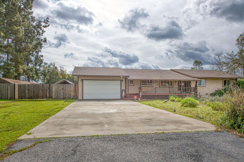 Image 1 of property listing at 25268 Avenue 18 1/2, Madera, CA 93638