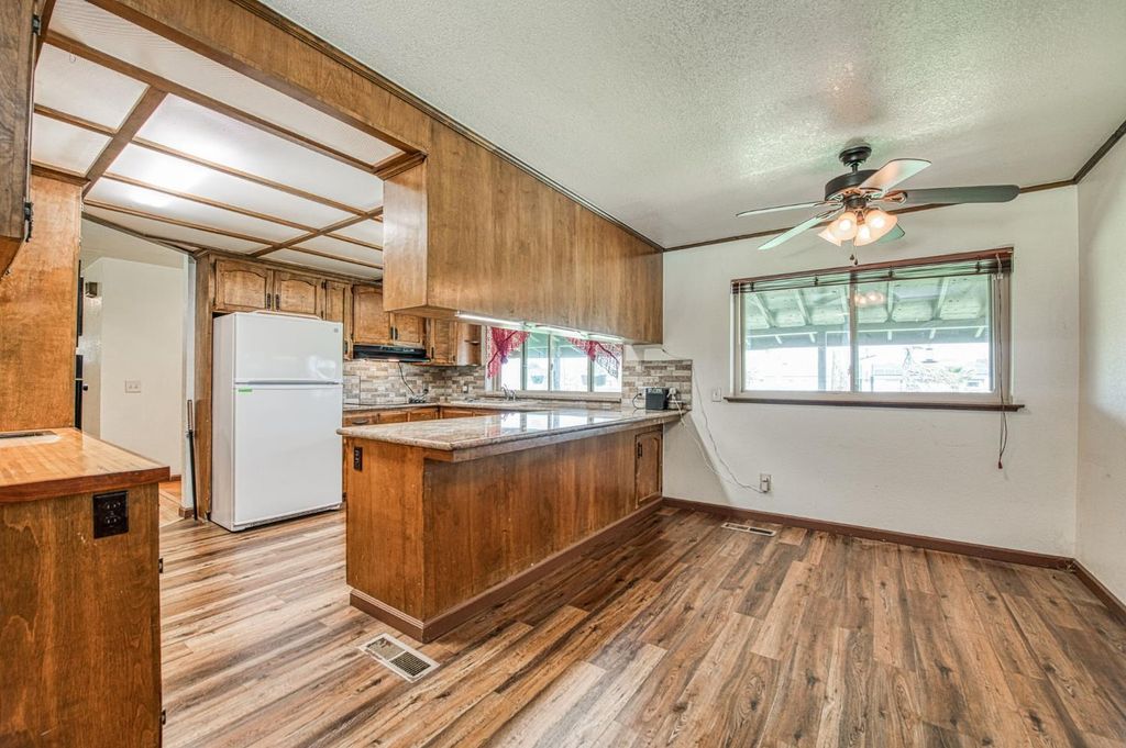 Image 12 of property listing at 25268 Avenue 18 1/2, Madera, CA 93638