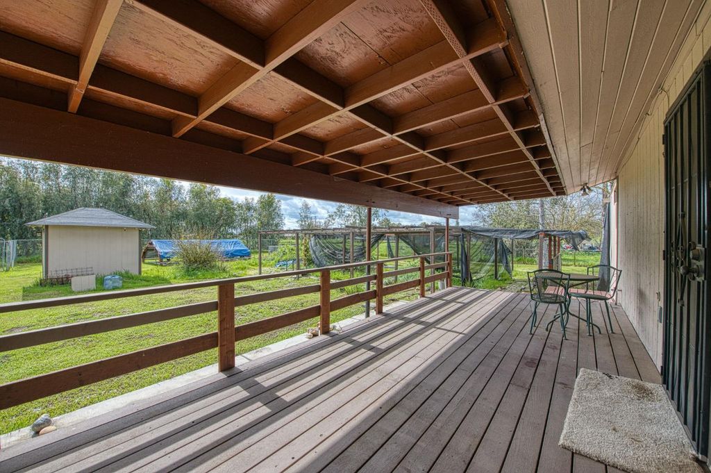 Image 22 of property listing at 25268 Avenue 18 1/2, Madera, CA 93638