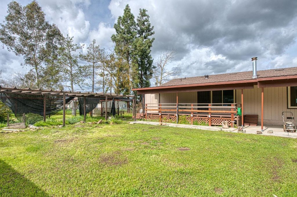 Image 23 of property listing at 25268 Avenue 18 1/2, Madera, CA 93638