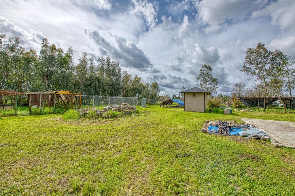 Image 24 of property listing at 25268 Avenue 18 1/2, Madera, CA 93638