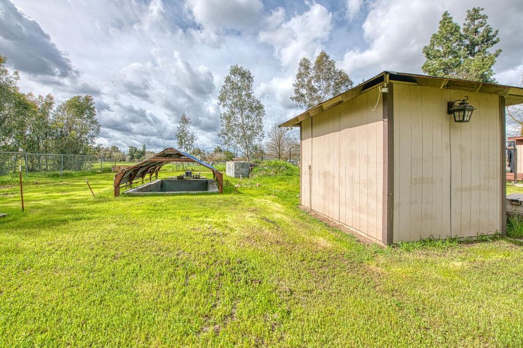 Image 25 of property listing at 25268 Avenue 18 1/2, Madera, CA 93638