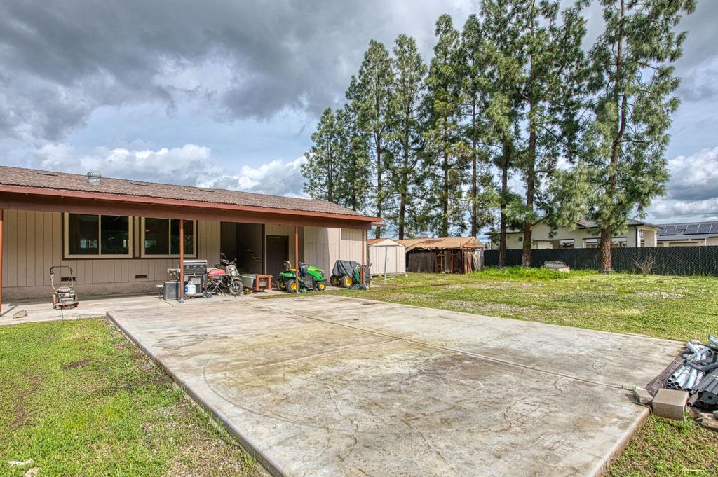Image 26 of property listing at 25268 Avenue 18 1/2, Madera, CA 93638