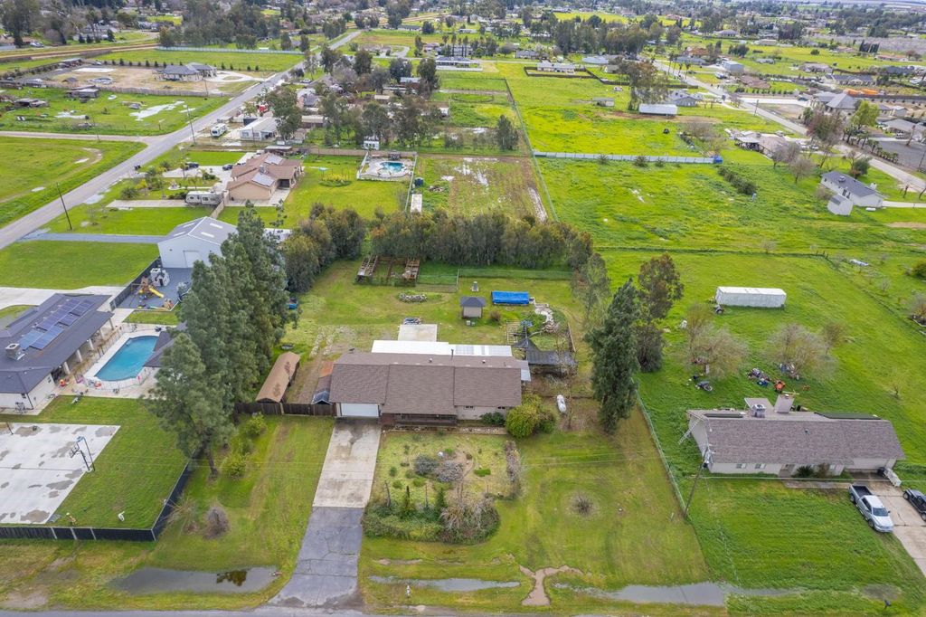 Image 28 of property listing at 25268 Avenue 18 1/2, Madera, CA 93638