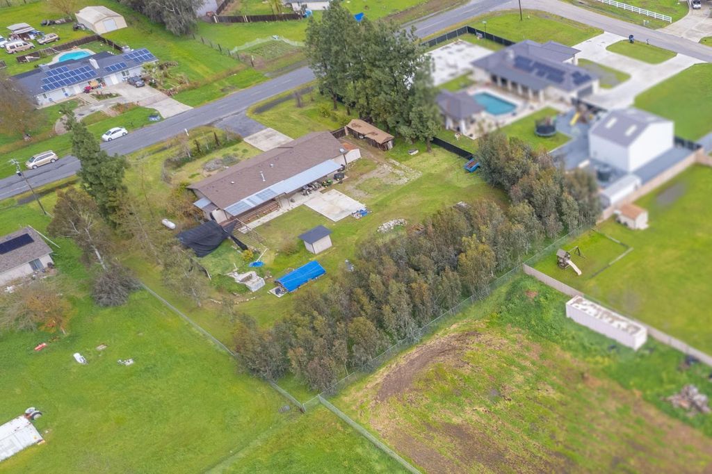 Image 30 of property listing at 25268 Avenue 18 1/2, Madera, CA 93638