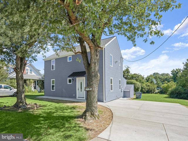 2917 E LEE AVE, Alexandria, VA 22306