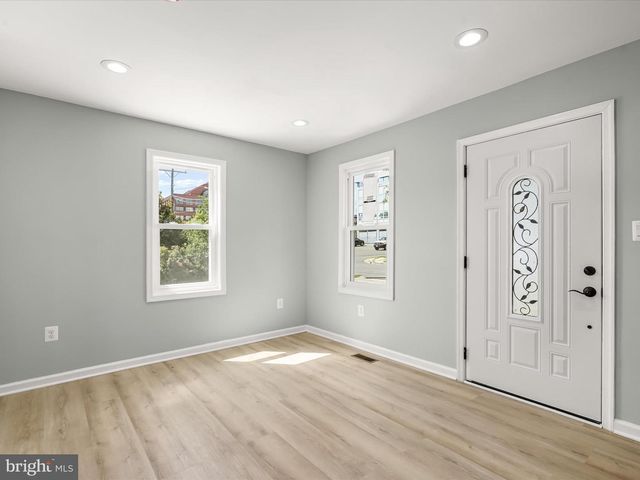 2917 E LEE AVE, Alexandria, VA 22306