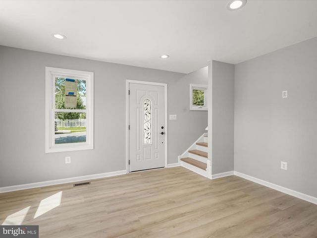 2917 E LEE AVE, Alexandria, VA 22306