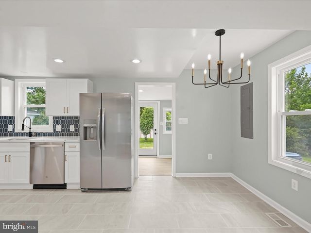 2917 E LEE AVE, Alexandria, VA 22306