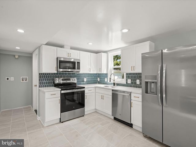 2917 E LEE AVE, Alexandria, VA 22306