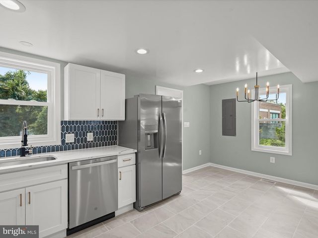 2917 E LEE AVE, Alexandria, VA 22306