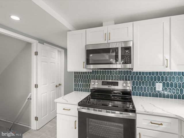 2917 E LEE AVE, Alexandria, VA 22306