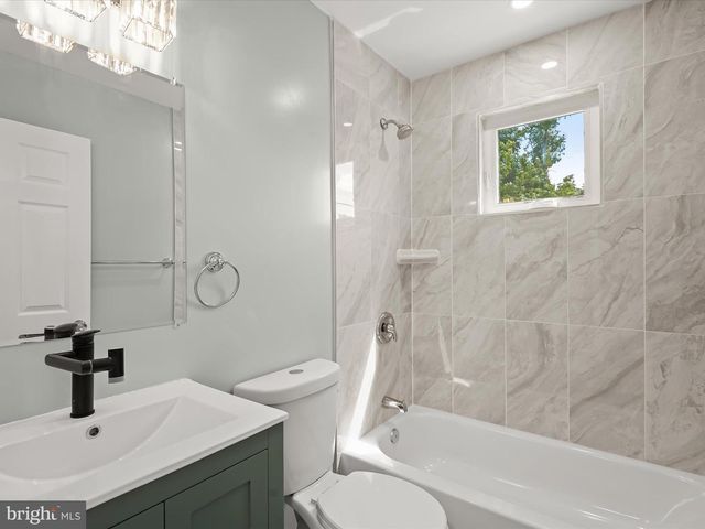 2917 E LEE AVE, Alexandria, VA 22306