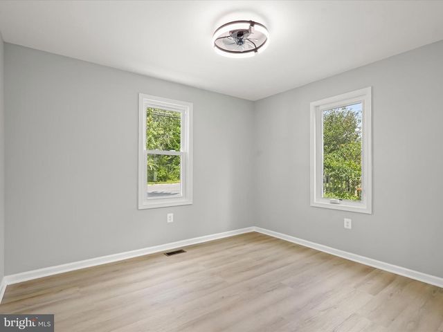 2917 E LEE AVE, Alexandria, VA 22306