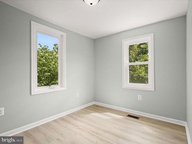 2917 E LEE AVE, Alexandria, VA 22306