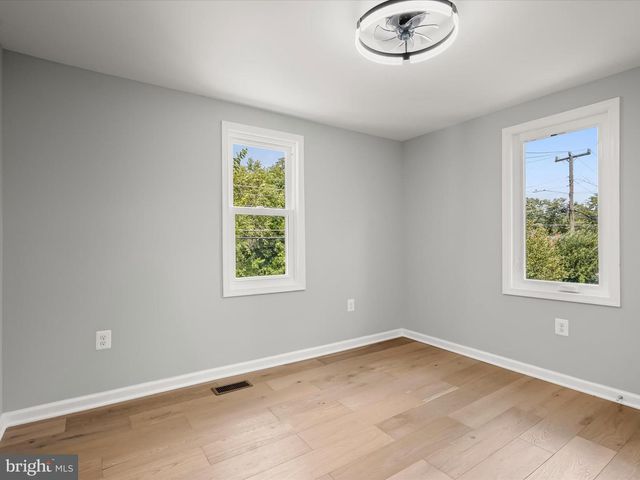 2917 E LEE AVE, Alexandria, VA 22306