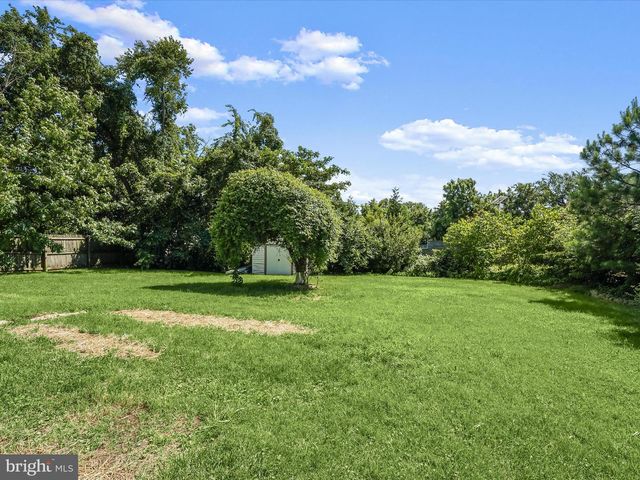 2917 E LEE AVE, Alexandria, VA 22306