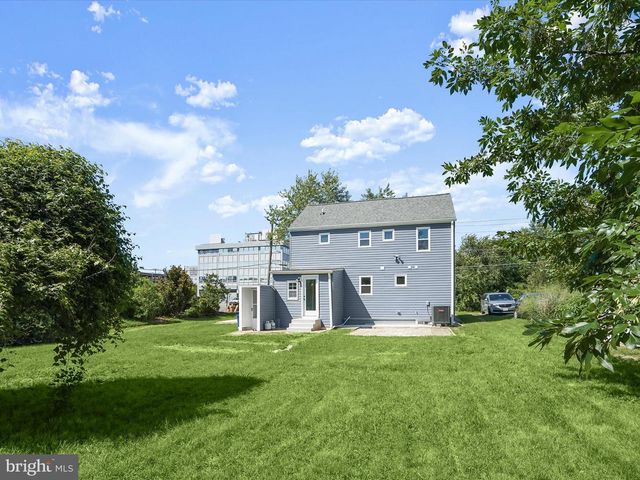 2917 E LEE AVE, Alexandria, VA 22306