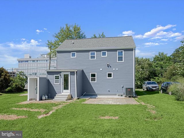 2917 E LEE AVE, Alexandria, VA 22306