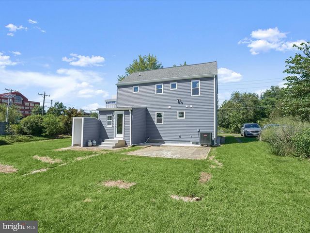 2917 E LEE AVE, Alexandria, VA 22306