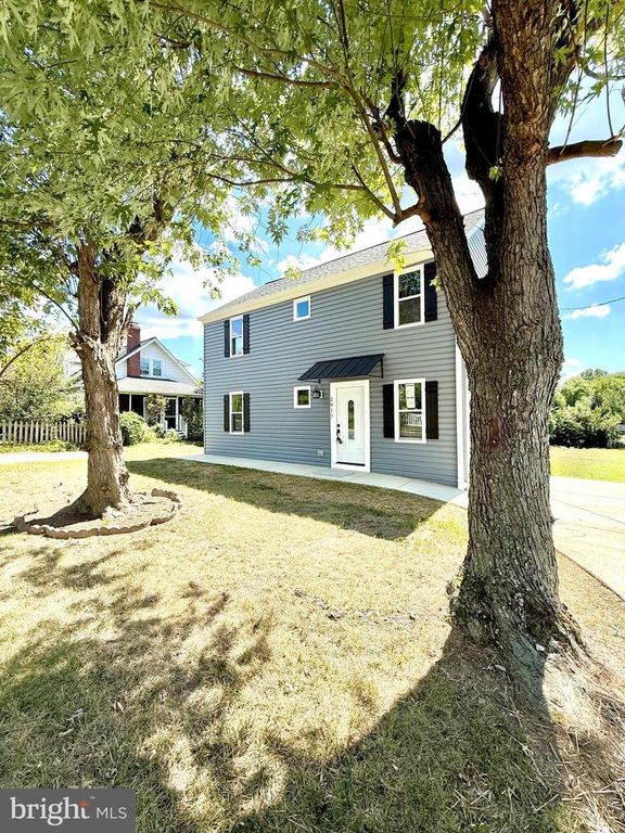 2917 E LEE AVE, Alexandria, VA 22306