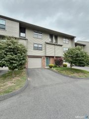 243 Metacomet Drive 243, Meriden, CT 06450