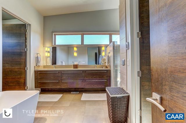1 MORGANTOWN RD, Charlottesville, VA 22903