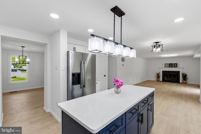 2 NICOLE CT, Newark, DE 19702