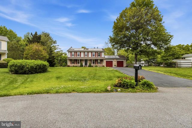 2 NICOLE CT, Newark, DE 19702