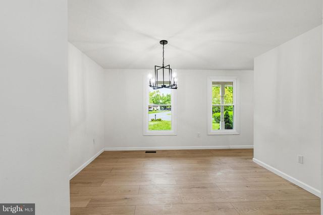 2 NICOLE CT, Newark, DE 19702