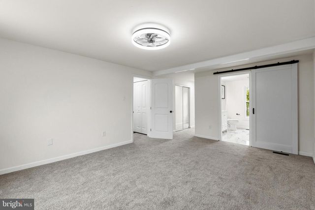 2 NICOLE CT, Newark, DE 19702