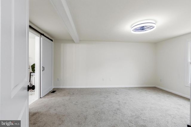 2 NICOLE CT, Newark, DE 19702