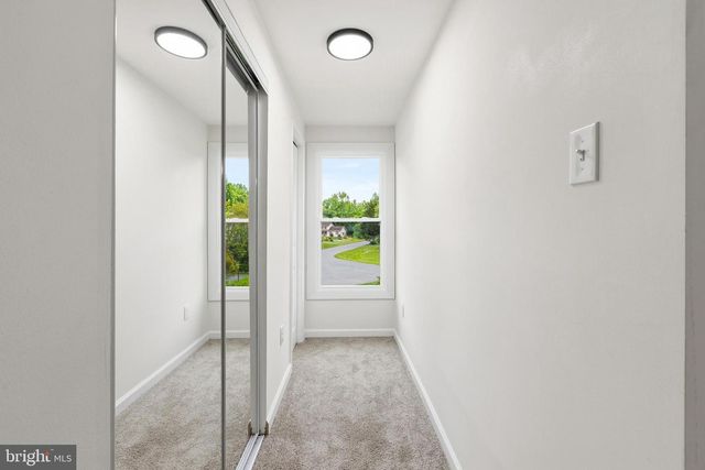 2 NICOLE CT, Newark, DE 19702