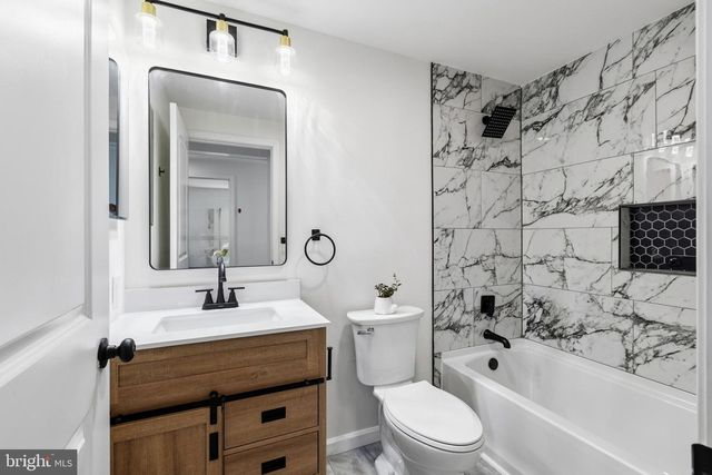 2 NICOLE CT, Newark, DE 19702