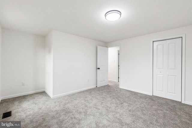 2 NICOLE CT, Newark, DE 19702