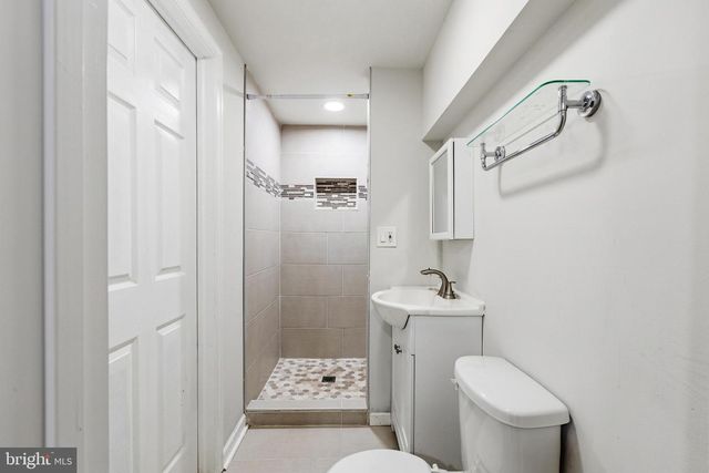 2 NICOLE CT, Newark, DE 19702