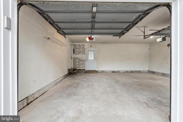 2 NICOLE CT, Newark, DE 19702