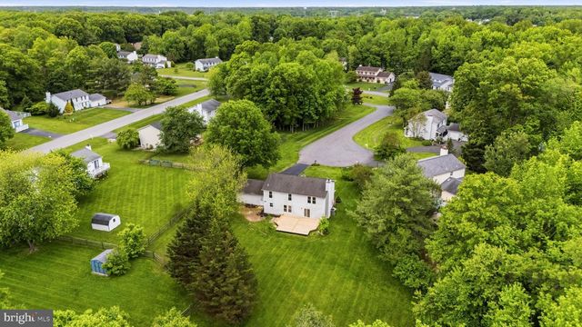 2 NICOLE CT, Newark, DE 19702