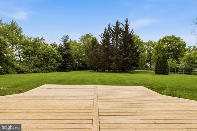 2 NICOLE CT, Newark, DE 19702