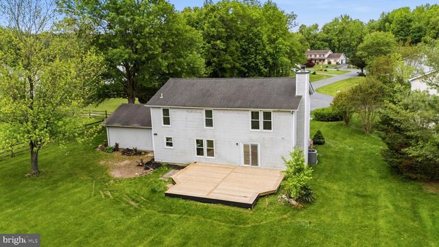 2 NICOLE CT, Newark, DE 19702